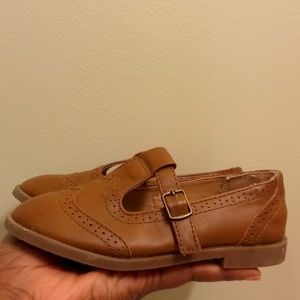 Casual shoes for little girls.